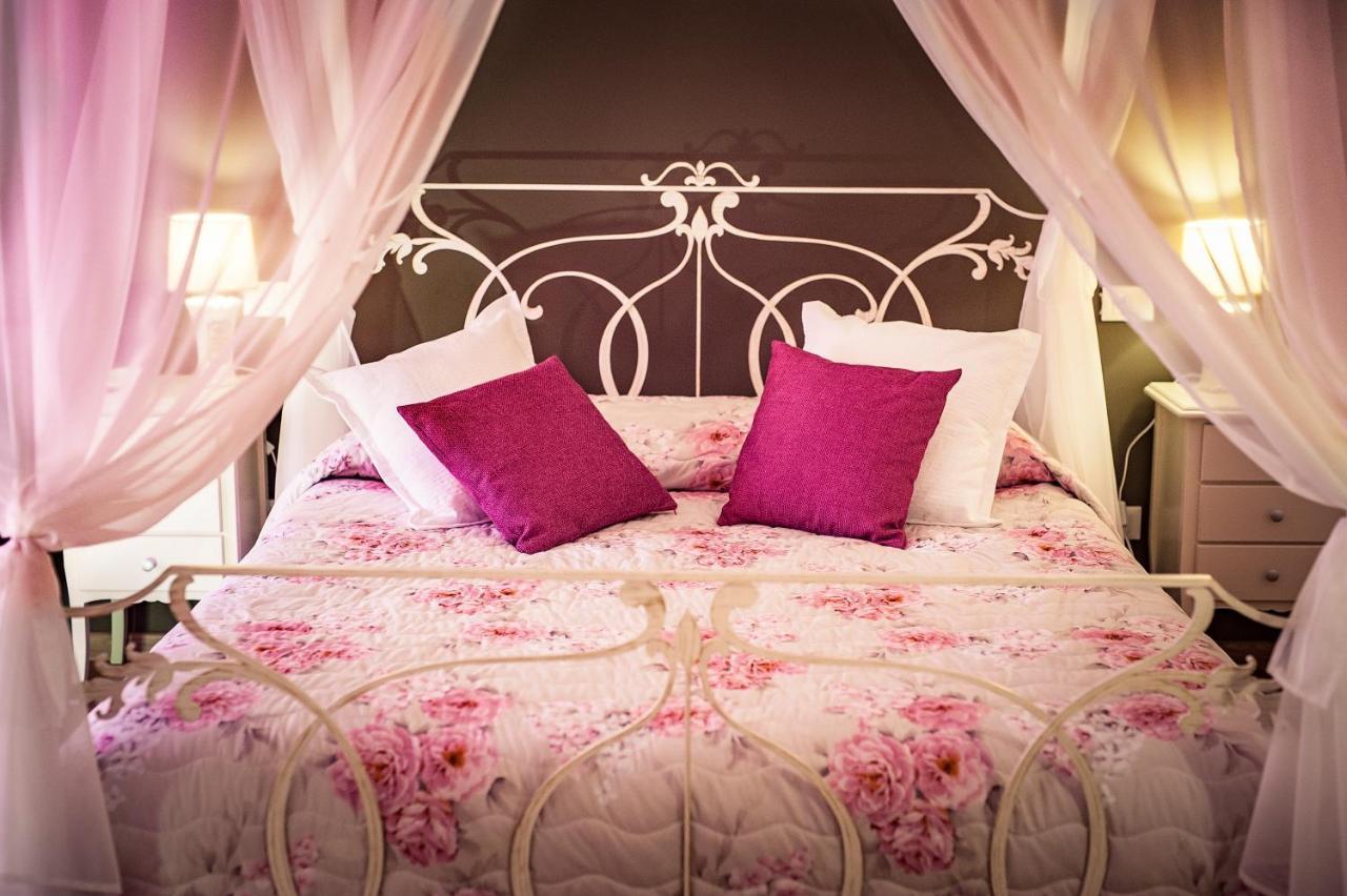 Bed and Breakfast La Rocchetta Валеджо-суль-Минчо Экстерьер фото