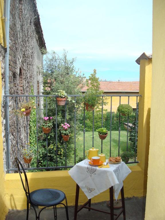 Bed and Breakfast La Rocchetta Валеджо-суль-Минчо Экстерьер фото